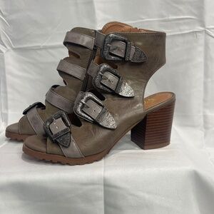 Vintage 93‎ Cami Heeled Western Boho Buckle Faux Gray Leather Sandal Size 6 NWOB